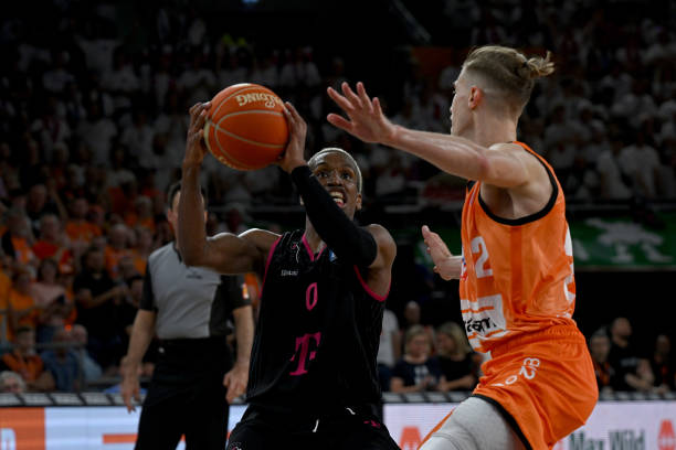 打下坚实基 打下坚实基