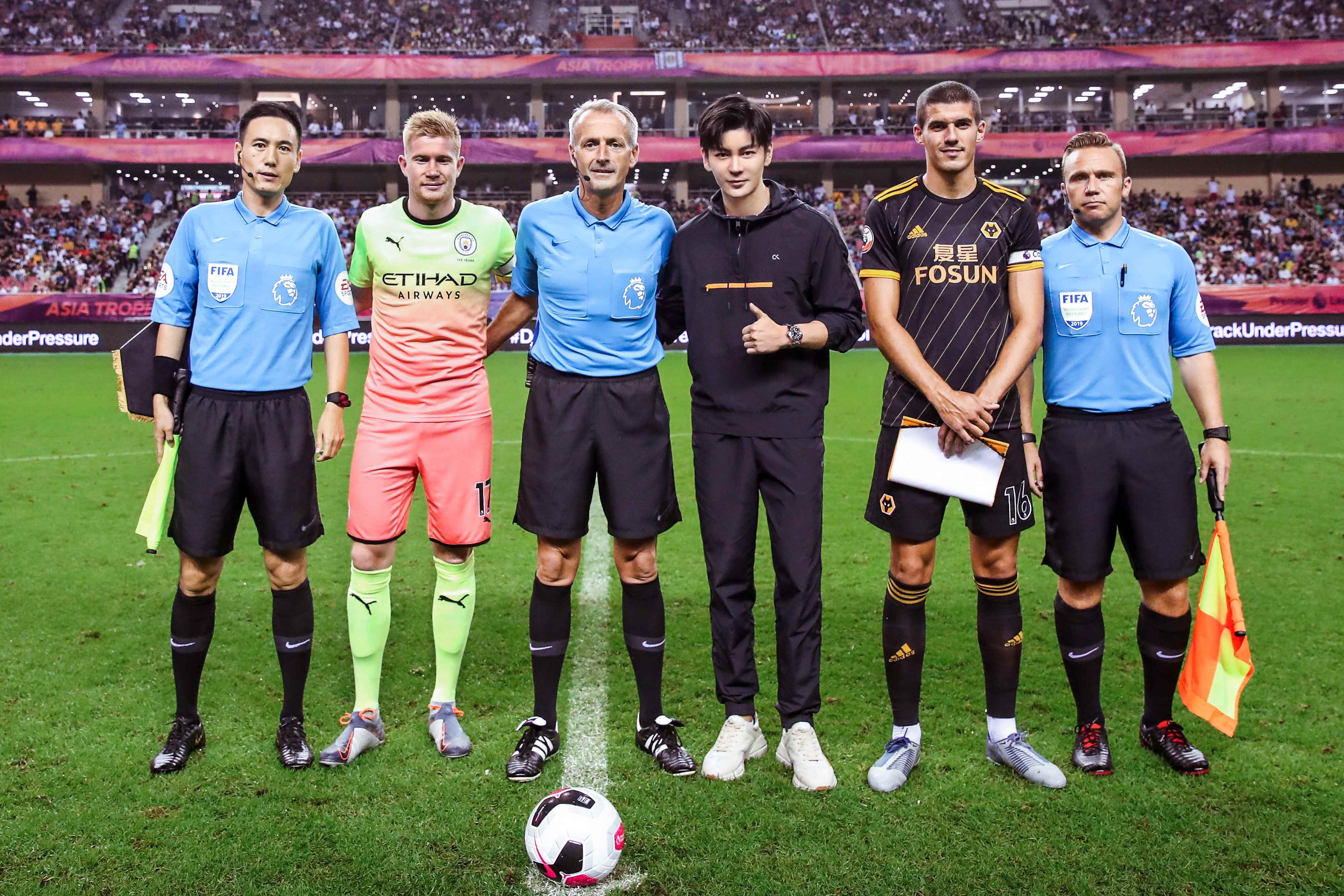 步闯进决赛 步闯进决赛