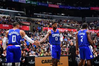 轻的前锋 轻的前锋