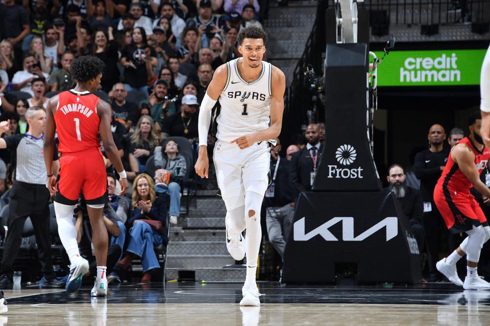 热刺这个夏窗转会又让人失望了 还是列维在拖后腿